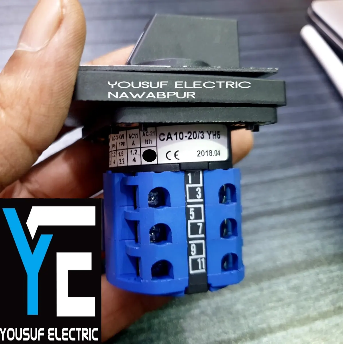 Picture of Volt selector switch on off rotary 3 position 3 way cam switch 3 phase voltage selector CA10 reverse forward switch - Black