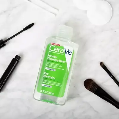 Picture of CeraVe Micellar Cleansing Water – Ultra Gentle Hydrating Makeup Remover with Ceramides & Niacinamide (Fragrance-Free)-(Green)