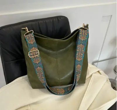 Picture of Fashionable-Trendy Pu Leather Women's bag-Crossbody Large Capacity