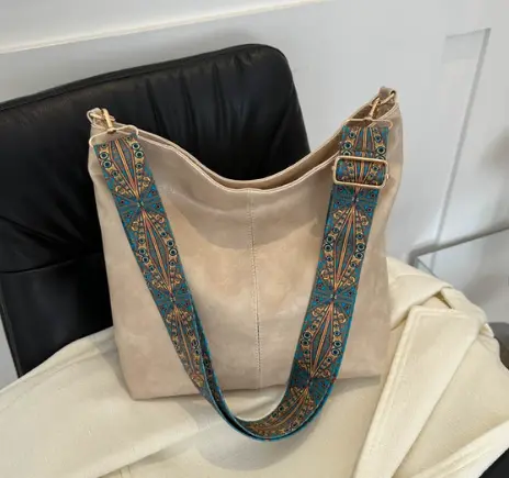 Picture of Fashionable-Trendy Pu Leather Women's bag-Crossbody Large Capacity