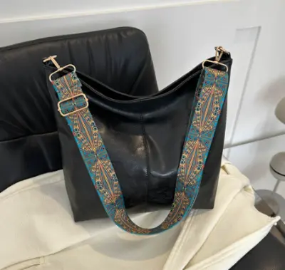 Picture of Fashionable-Trendy Pu Leather Women's bag-Crossbody Large Capacity