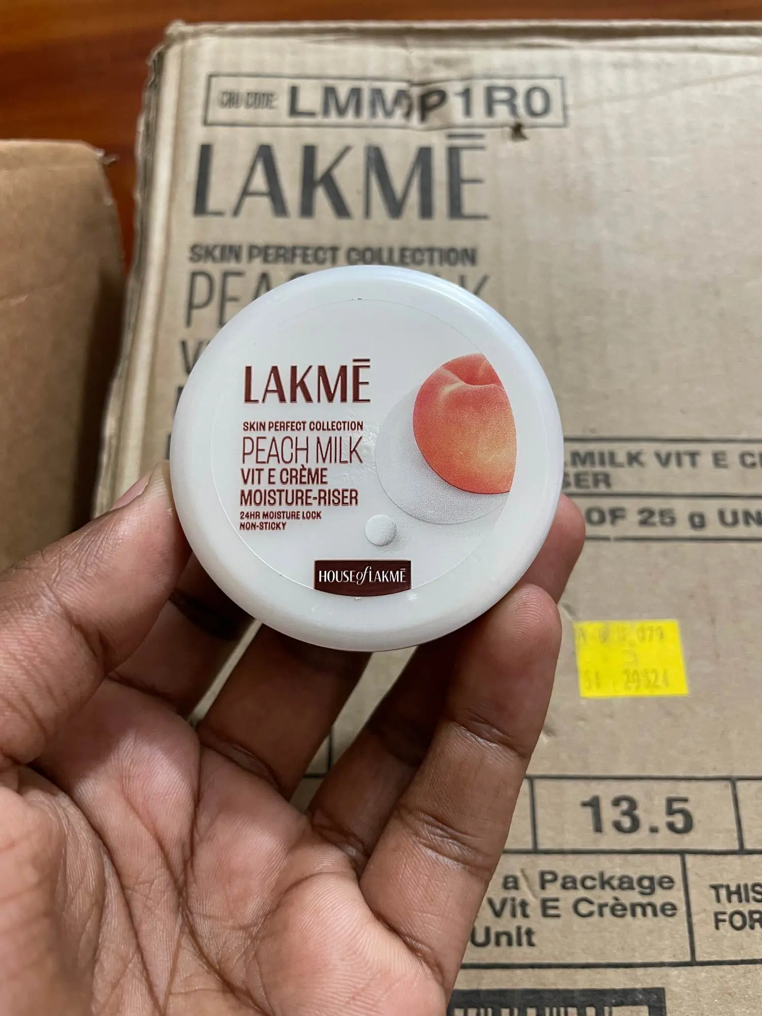 Picture of Lakme Skin Perfect Collection Peach Milk Vitamin E Cream Moisturiser  25ml