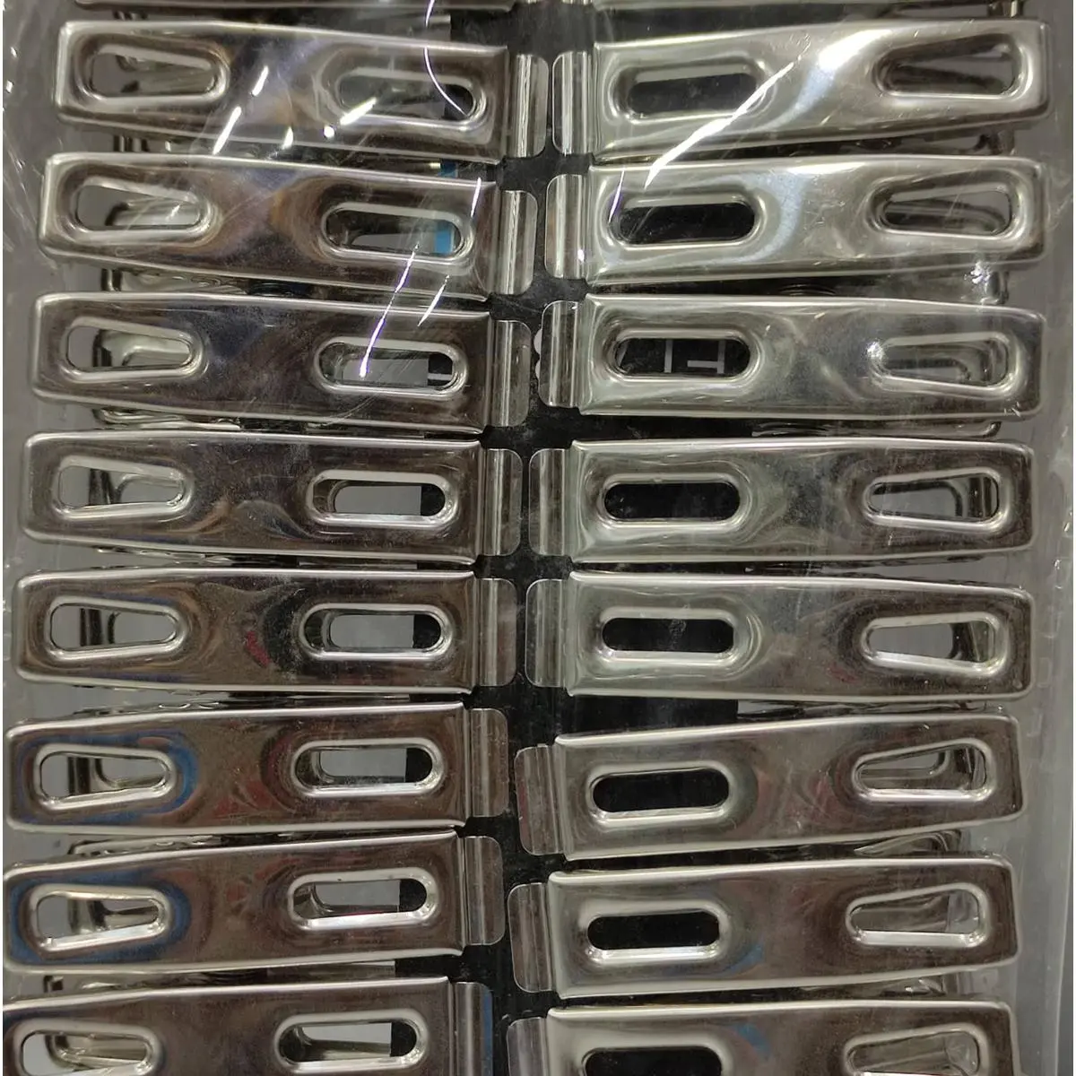 Picture of স্টেইনলেস স্টিলের কাপড় শুকানোর ক্লিপ-রূপালী 20 পিস সেট - cloth hanger - Silver