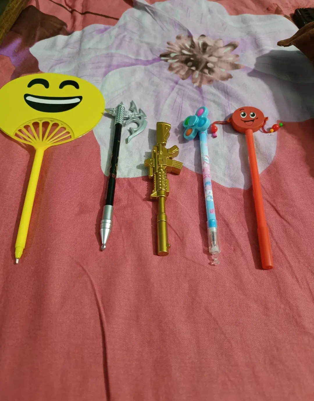 Picture of Emoji pen with fan birthday gift 1pc/2pc/3pc/4pcs set