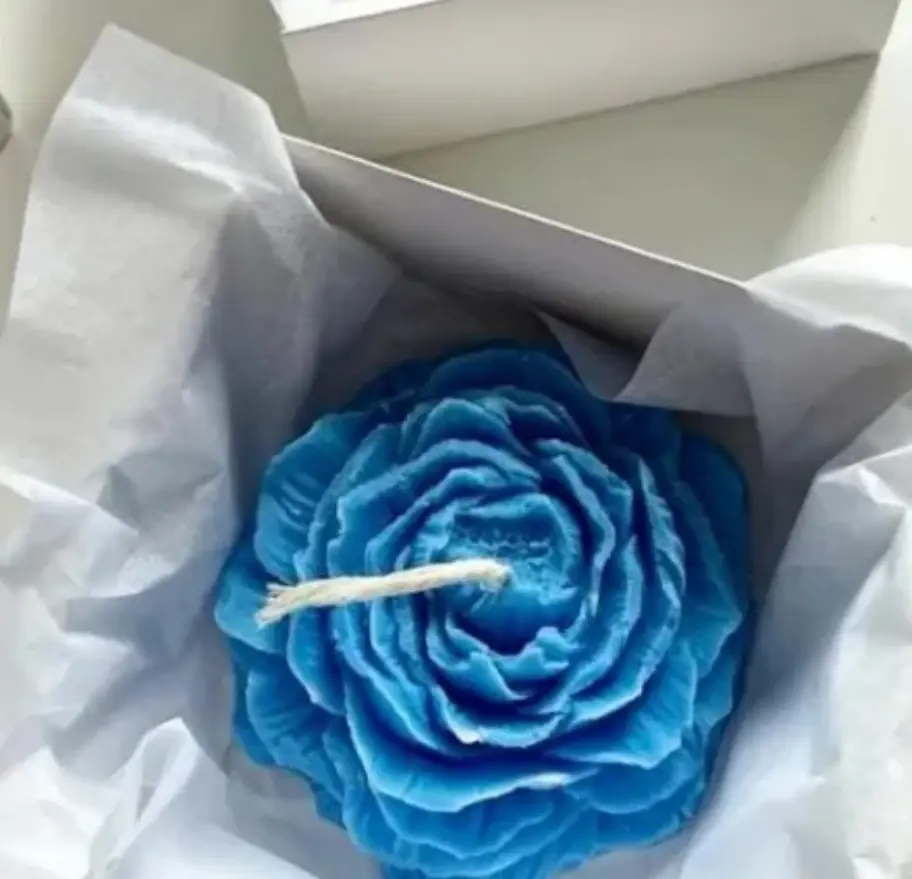 Picture of Elegant Floral Design peony candle-1pc