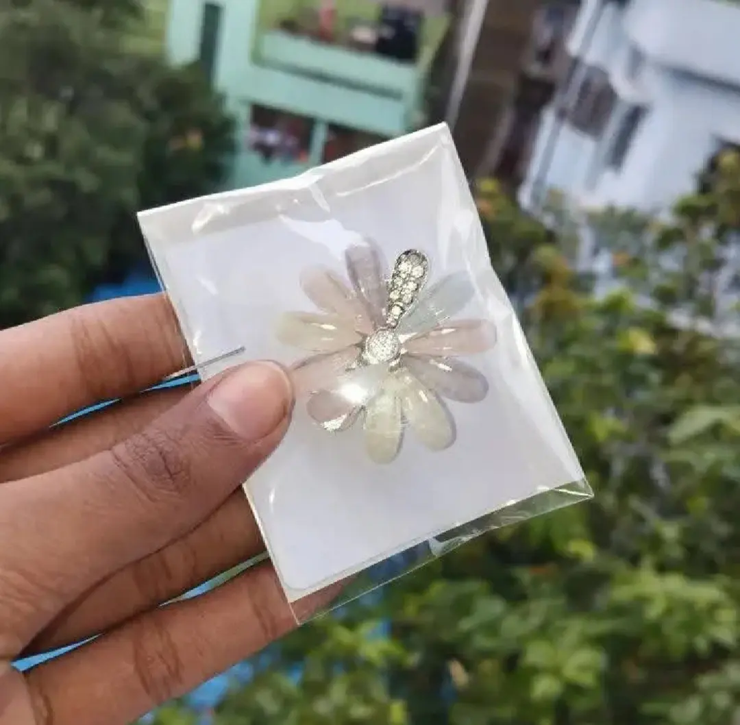 Picture of Elegant Rhinestone Wheat Brooches Simple Faux Crystal Pearl Hijab Pin for Women/sunglass,Heart/Fashion Flower Brooch Hijab Pin for Women