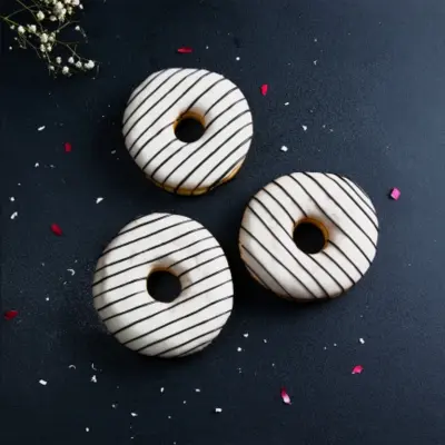 Picture of Donut Black Chocolate& White zig