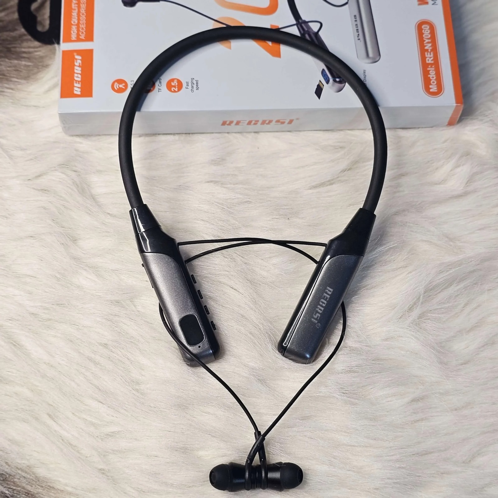 Picture of Regrsi RE-NY060 Wireless Neckband Multicolor
