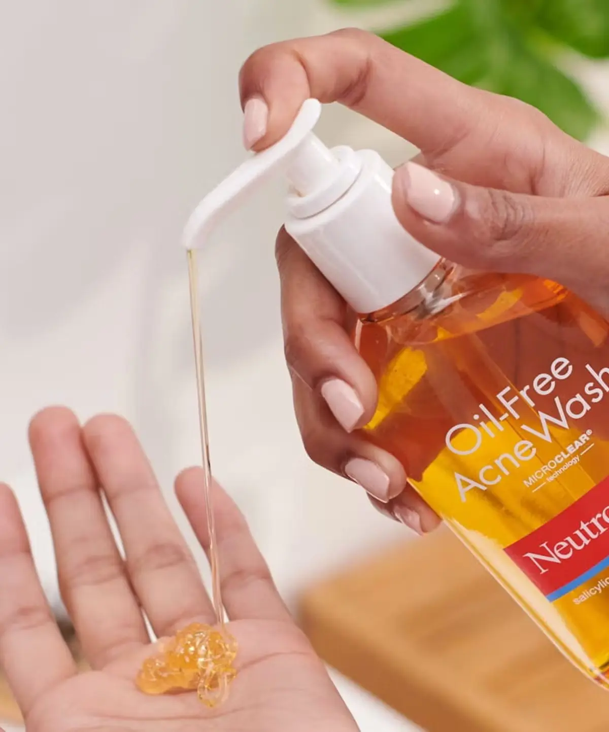 Picture of Neutrogena Oil-Free Acne Wash With Salicylic Acid- 177 ml