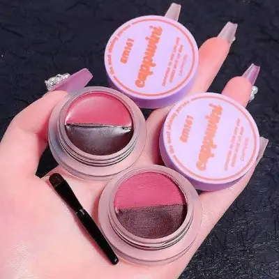 Picture of Cappuvini To Fog Lips & Cheeks Mud velvet lipstick