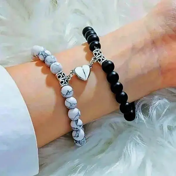 Picture of Heart Magnetic Couples Bracelets Black Onyx White Howlite Adjustable Elastic