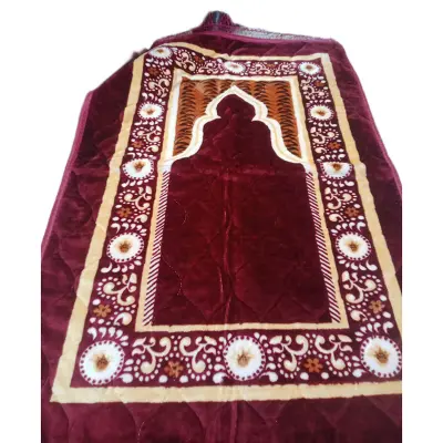 Picture of নামাজের জন্য জায়নামাজ খুবই আরামদায়ক মকমল ফিক্স