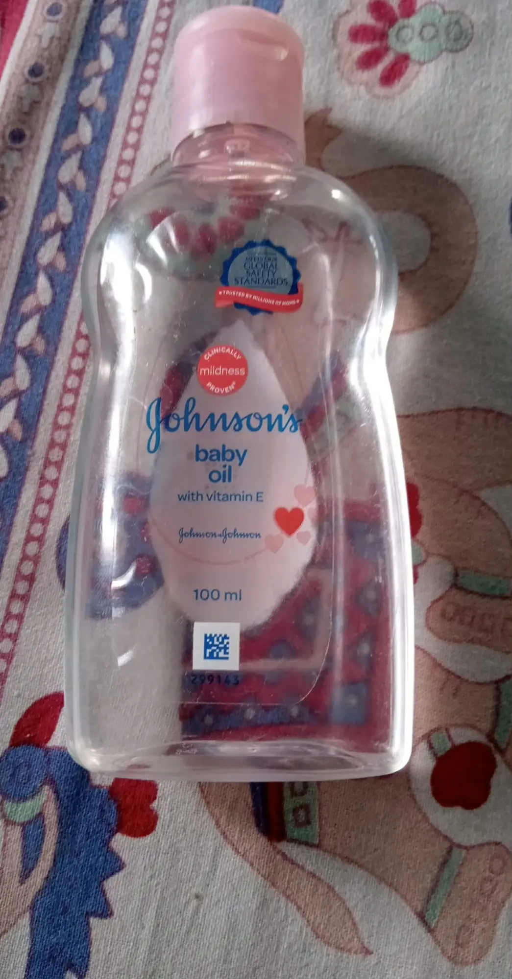 Picture of Johnson's Baby Oil with Vitamin E 100ml new