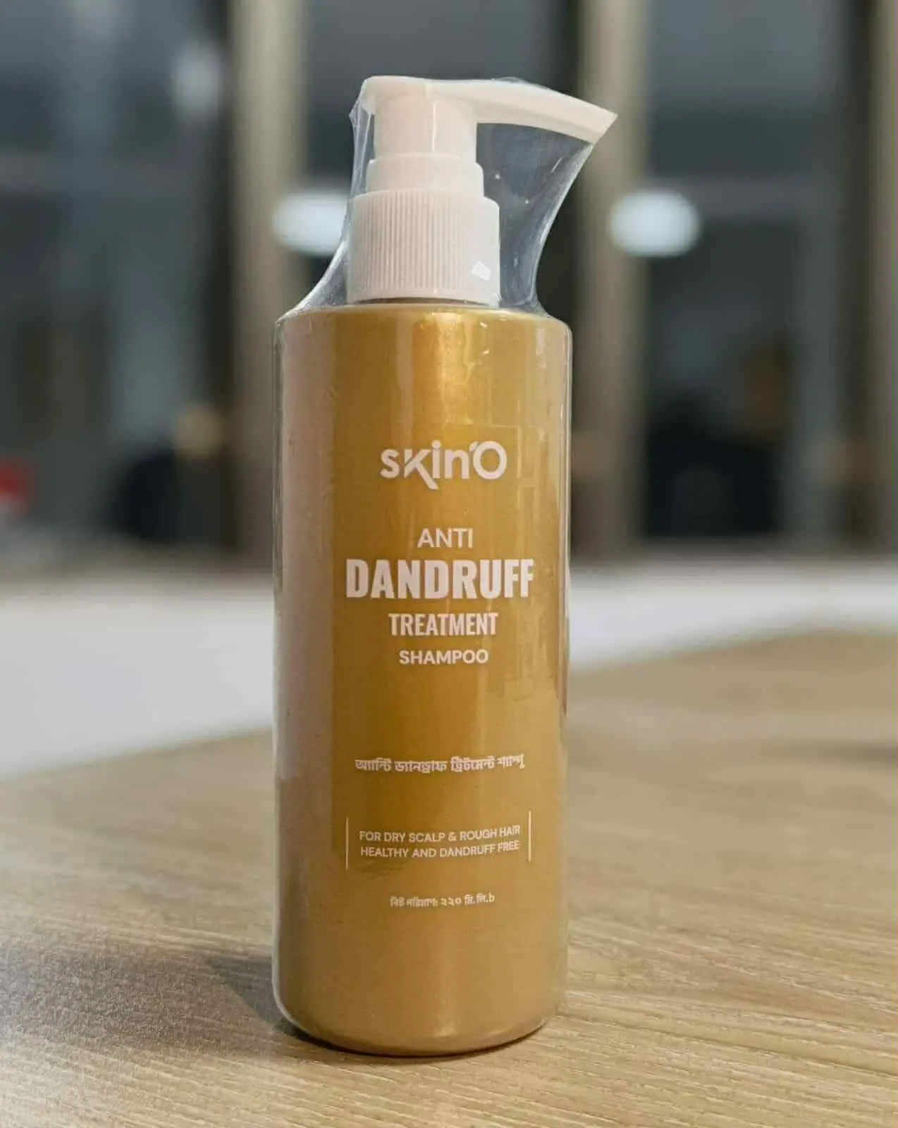 Picture of skinO Anti Dandruff Treatment Shampoo - 200ml to all hair type
