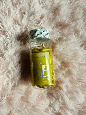 Picture of Facial Essence Aloe Vera & Vitamin E Facial Oil Capsules 90 Soft Capsule