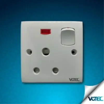 Picture of VGTEC 3 Pin round socket with socket (Econo series)