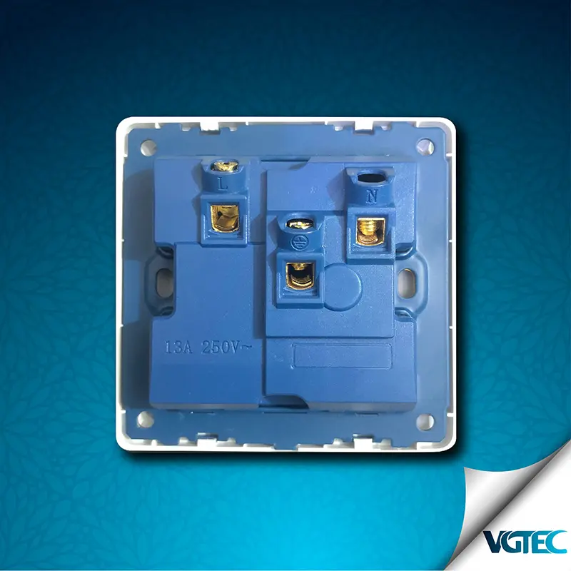 Picture of VGTEC 3 Pin multi socket with socket  (Regular series)