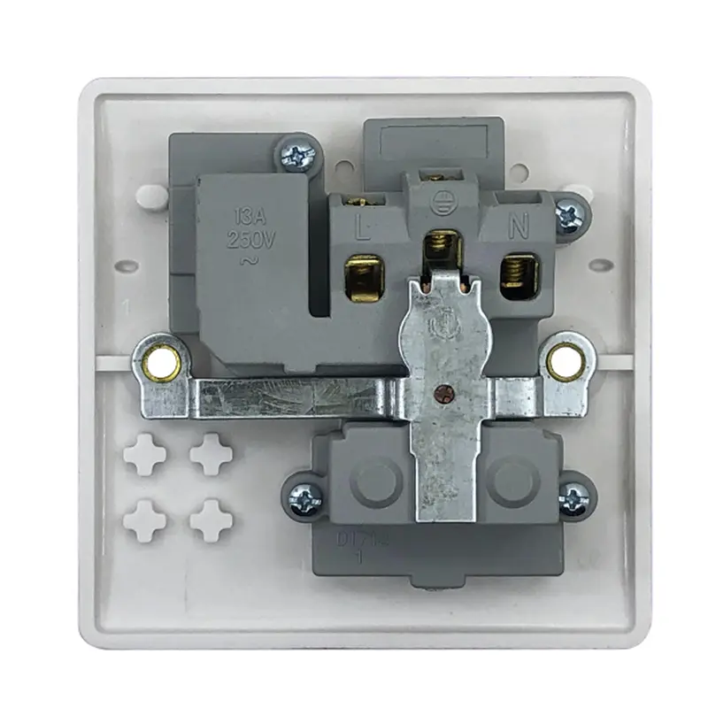 Picture of ZAK 3 Pin MF socket with switch (Business series)