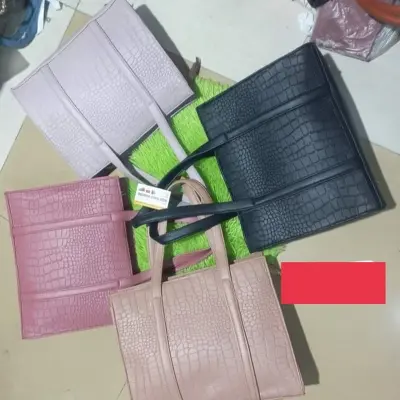 Picture of Chinese artificial large crocodile patter tote bag for girl ladies bag imported material