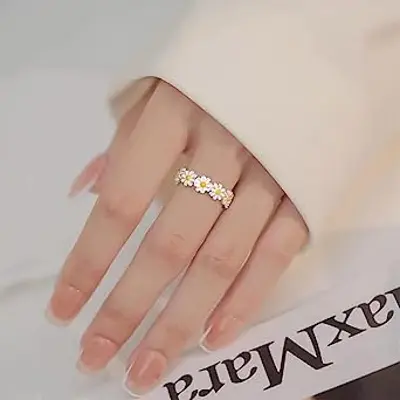 Picture of Korean Daisy Flower Trendy Rings Fashion Jewelry