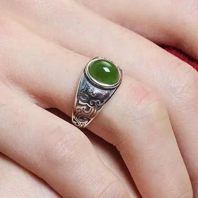 Picture of Women's Stone Finger Ring Stylish Jewelry Accessory
