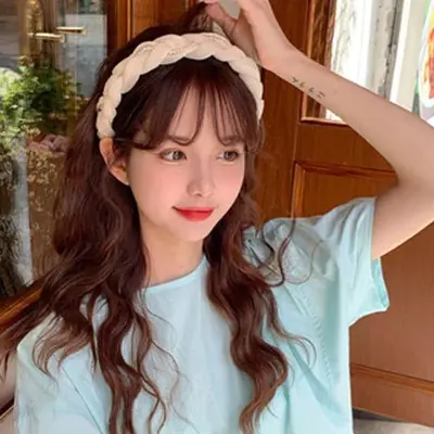 Picture of Trendsetter - Fashion Innovator - Easily Usable - High Quality Headband Hairbands For Women - Easy To maintain - Understated Sophistication