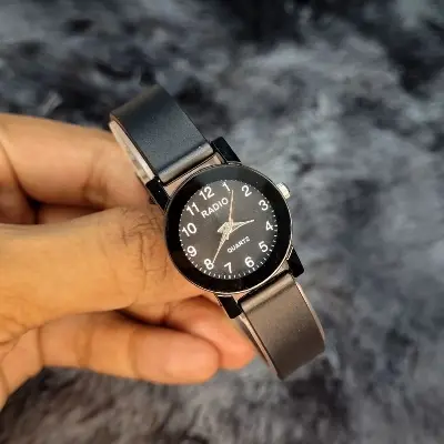 Picture of Black Belt Simple Women Small Dial Watch Sweet Leather Strap Wrist Watches Gift