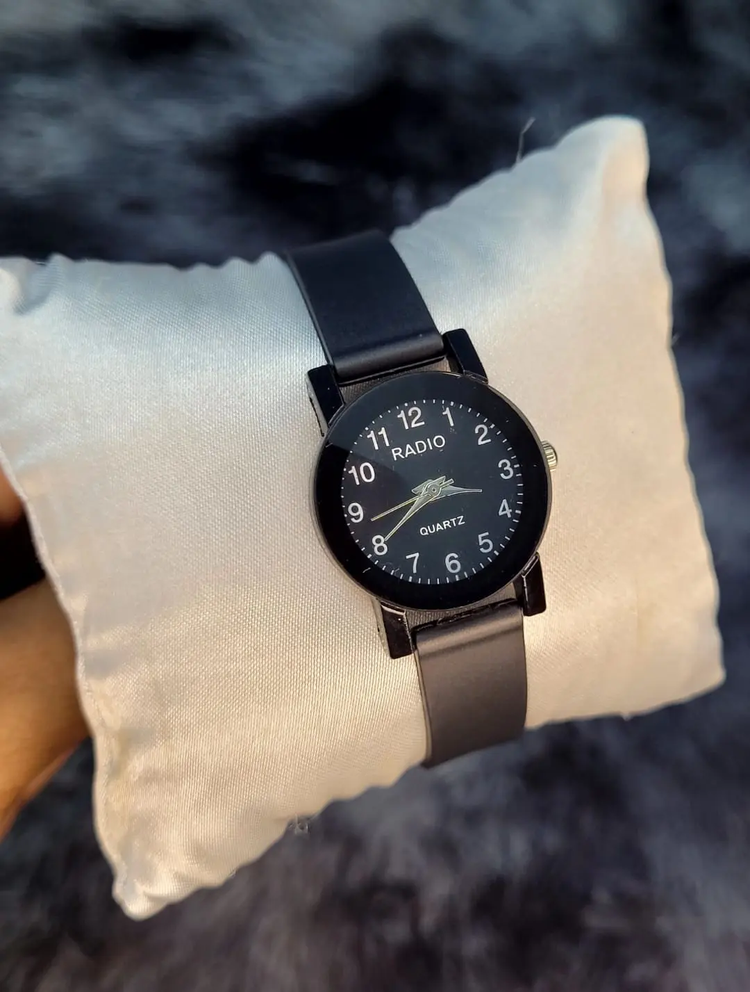 Picture of Black Belt Simple Women Small Dial Watch Sweet Leather Strap Wrist Watches Gift