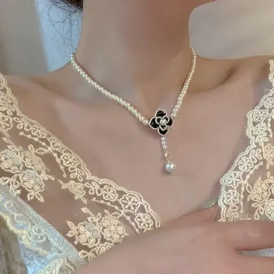 Picture of Black Rose Necklace Light Luxury Niche Pearl Rose Flower Chain  Necklace For Women