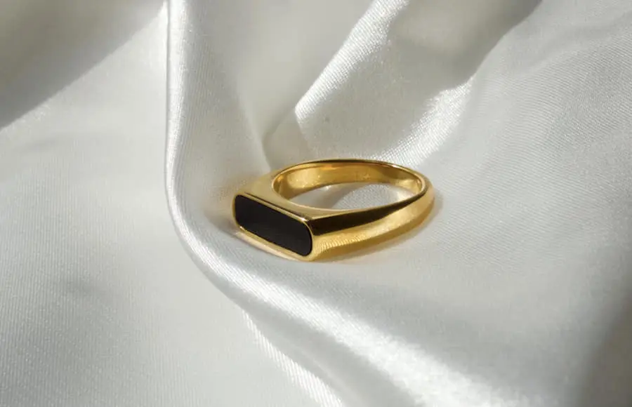 Picture of Stainless Steel Black Natural Stone Women Finger Ring