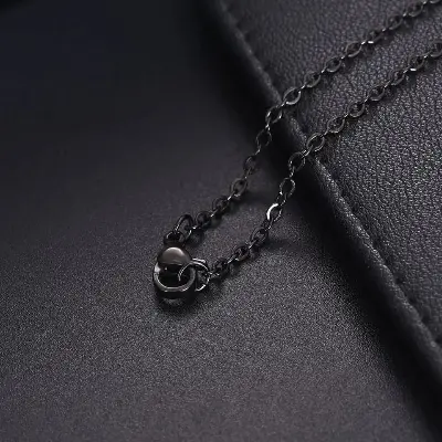 Picture of Black Color Metal Chain for Men