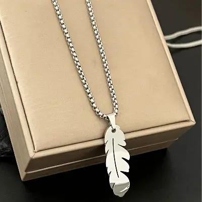 Picture of Men's Necklace Stainless Steel with Lucky Leaf  Pendant and SilverChain  Stainless Steel