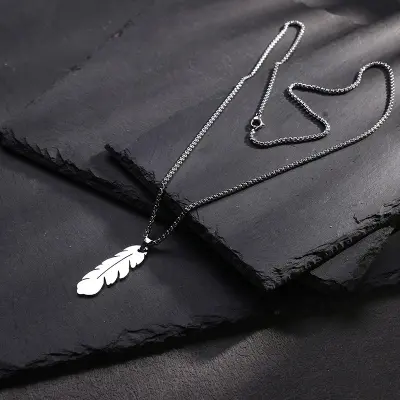 Picture of Men's Necklace Stainless Steel with Lucky Leaf  Pendant and SilverChain  Stainless Steel