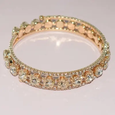 Picture of Women Golden Color Lucky Bracelet Diamond   Crystal Bracelet For  Women