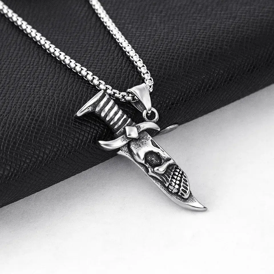 Picture of Korean Clavicle Chain Diamond Necklace Fashion Jewelry Necklace for Men