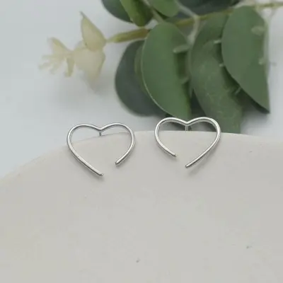 Picture of Trendy Fashionable Korean Elegant Cute Rhinestone Love Pearl Stud Earrings for Girls