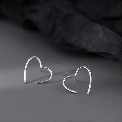 Picture of Trendy Fashionable Korean Elegant Cute Rhinestone Love Pearl Stud Earrings for Girls