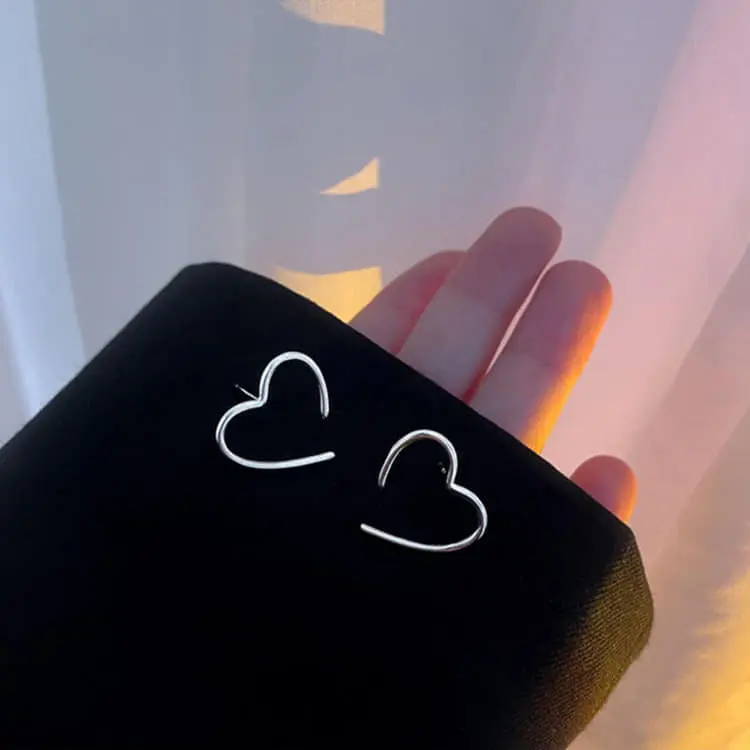 Picture of Trendy Fashionable Korean Elegant Cute Rhinestone Love Pearl Stud Earrings for Girls