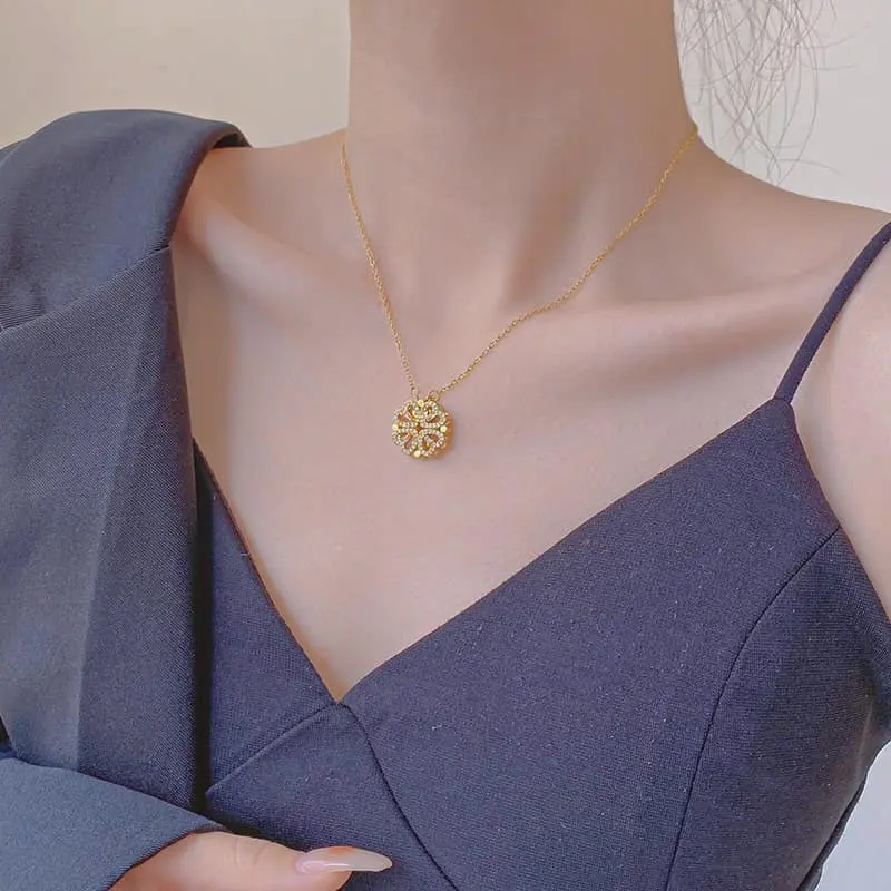 Picture of Sweet Rhinestone Bow Knot Pendant Necklace Elegant Summer Imitation Choker Necklace For Women Jewelry Gifts