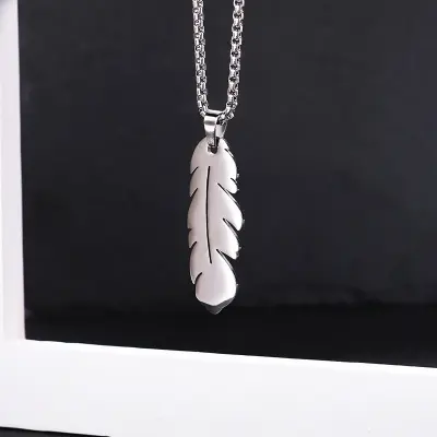 Picture of Men's Necklace Stainless Steel with Lucky Leaf  Pendant and SilverChain  Stainless Steel