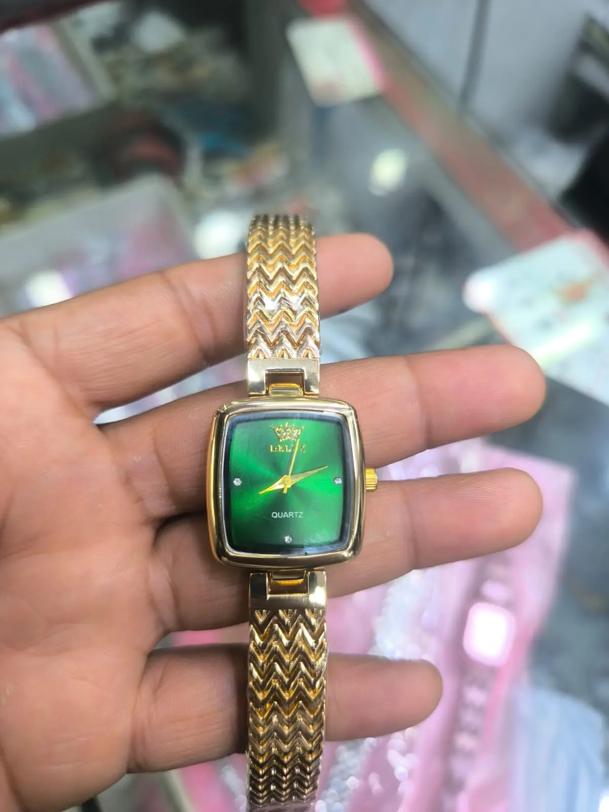 Picture of Stylish & Fashionable  Elegant Rhombus Mirror Original Quartz Ladies Watch