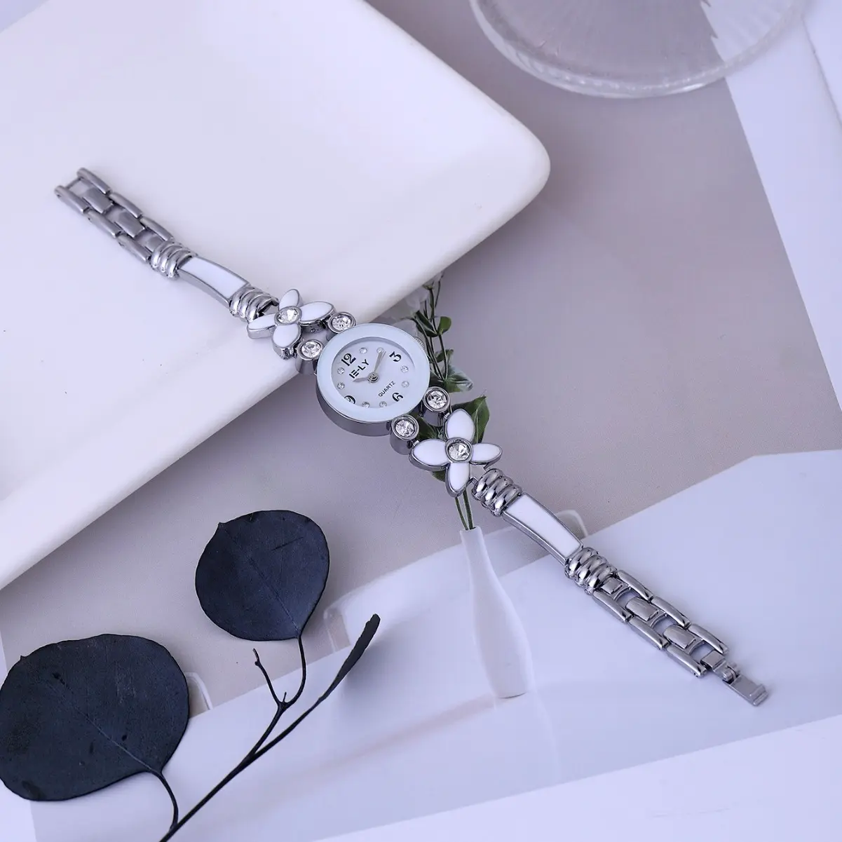 Picture of Watches for Women Analog Quartz Rhinestone Diamond Watch Fashion Dainty Women's Wrist Watch