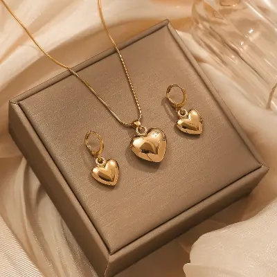Picture of Fashion Golden Heart Pendant Earrings Necklace Bracelet Jewelry Set