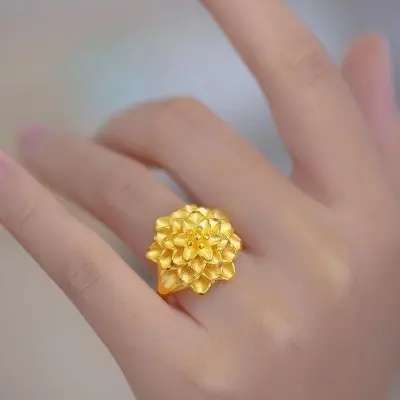 Picture of Vintage Look Gold Plated Flower Ring - Durable & Comfortable