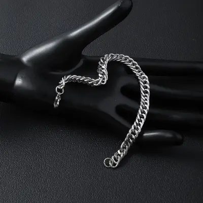 Picture of Men's 8mm Gold/Black Cuban Link Chain Bracelet  Stainless Steel