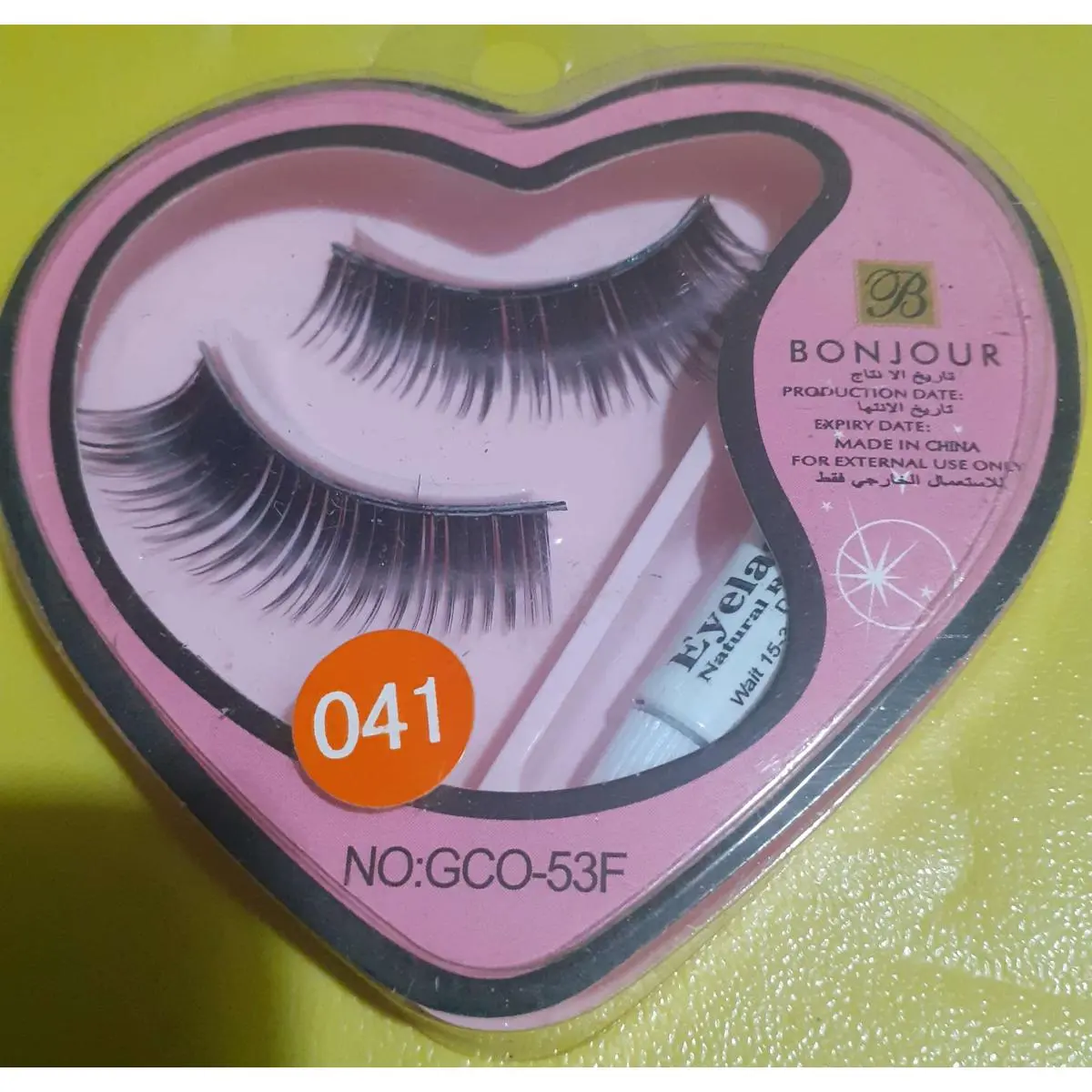 Picture of Bonjour Artificial or False Eyeleshes with Glue- 1 Pair