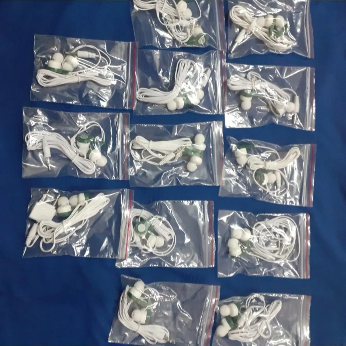 Picture of Earphone for Mobile (50 Pcs) - Combo Offer