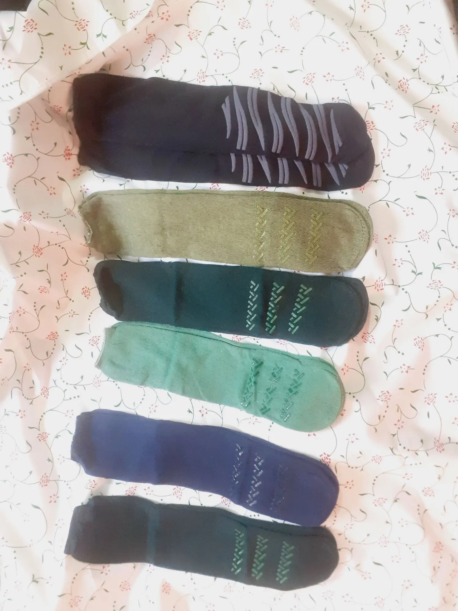 Picture of 12 Pair or 1 Dozen Anti Slip Grip Non Skid Crew Cotton Socks ( 12 Pair)