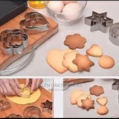 Picture of 12 Pieces Cookie Cutter Set  - Silver Color