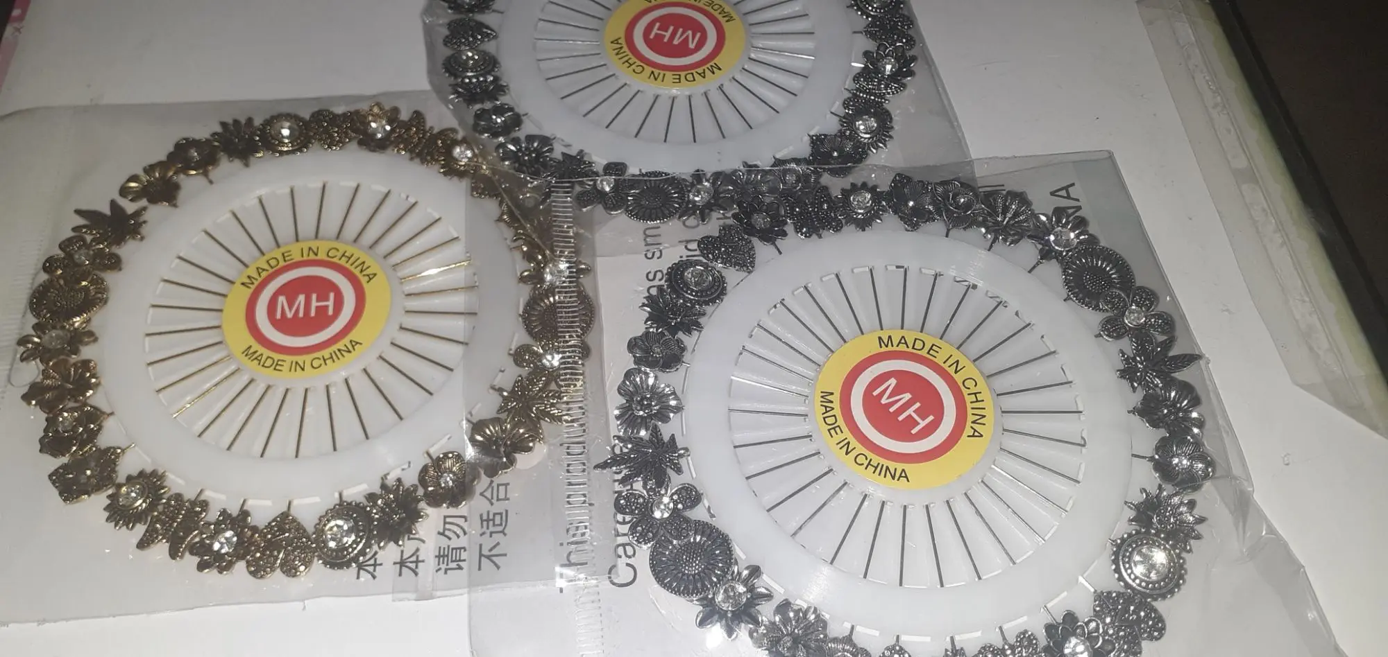 Picture of 5 pieces antic metal hijab pins or broonches